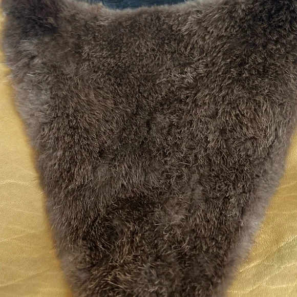 Genuine leather / fur trim crossbody - Picture 3 of 11